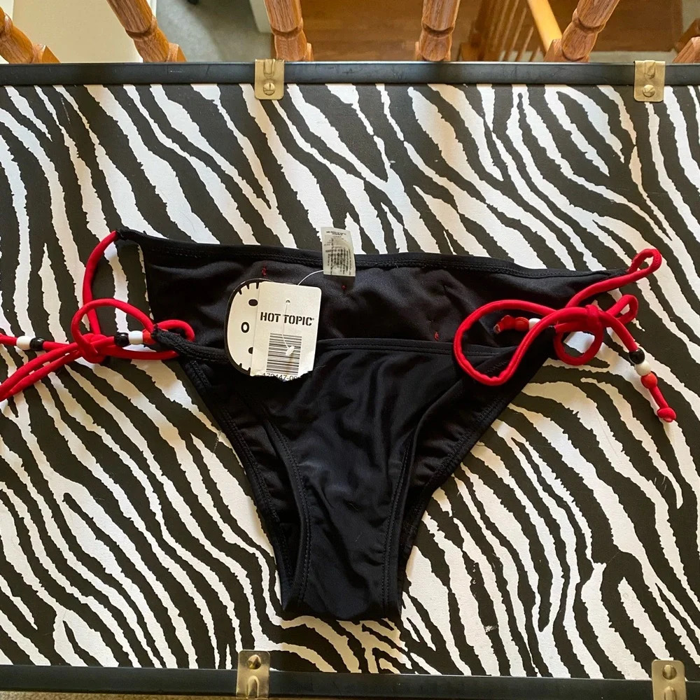 RARE VINTAGE Sanrio Hello Kitty Bikini Bottoms NWT Bow back **Last Pair** - Picture 2 of 6